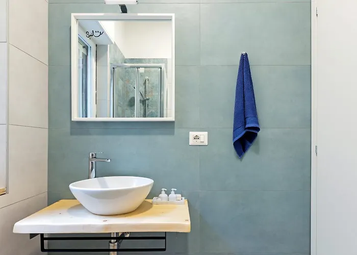 Maison Celeste 2 E 4 Гостевой дом 3*